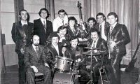 Генрих Бархударян – Человек-гитара из Степанакерта Генрих Бархударян – Человек-гитара из Степанакерта