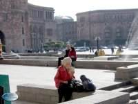 Фоторепортаж с несостоявшейся выставки, посвященной 20-летию Независимости Армении