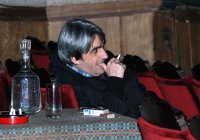 Левон УЗУНЯН – режиссер театра и кино, режиссер-постановщик тбилисского государственного армянского драматического театра им. Петроса Адамяна Левон УЗУНЯН – режиссер театра и кино, режиссер-постановщик тбилисского государственного армянского драматического театра им. Петроса Адамяна