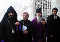Предводитель епархии Св. Армянской Апостольской Церкви в Грузии Владыка Вазген епископ Мирзаханян