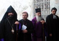 Предводитель епархии Св. Армянской Апостольской Церкви в Грузии Владыка Вазген епископ Мирзаханян Предводитель епархии Св. Армянской Апостольской Церкви в Грузии Владыка Вазген епископ Мирзаханян