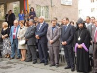Школа им. Нар-Доса в Ереване открыла двери для детей армян - беженцев из Сирии