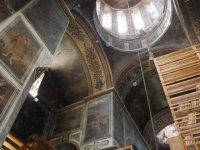 Только голые факты вокруг церкви Норашен в Тбилиси
