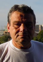 Артавазд Сарицян – поэт, редактор культурно-просветительской газеты "Амшен" (Сухуми, выходит с 1991 года). Артавазд Сарицян – поэт, редактор культурно-просветительской газеты "Амшен" (Сухуми, выходит с 1991 года).