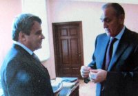 Артавазд Сарицян – поэт, редактор культурно-просветительской газеты "Амшен" (Сухуми, выходит с 1991 года). Артавазд Сарицян – поэт, редактор культурно-просветительской газеты "Амшен" (Сухуми, выходит с 1991 года).