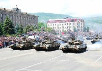 ЛИНИЯ СОПРИКОСНОВЕНИЯ: НАПРЯЖЕННЫЙ МАЙ 2014-ГО ЛИНИЯ СОПРИКОСНОВЕНИЯ: НАПРЯЖЕННЫЙ МАЙ 2014-ГО