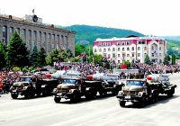 ЛИНИЯ СОПРИКОСНОВЕНИЯ: НАПРЯЖЕННЫЙ МАЙ 2014-ГО ЛИНИЯ СОПРИКОСНОВЕНИЯ: НАПРЯЖЕННЫЙ МАЙ 2014-ГО
