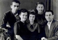 Эльвира Григорьевна Узунян – народная артистка Армении и Грузии, колоратурное сопрано, прима ереванской оперы им. Спендиарова второй половины XX века Эльвира Григорьевна Узунян – народная артистка Армении и Грузии, колоратурное сопрано, прима ереванской оперы им. Спендиарова второй половины XX века