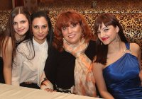 Соня Килафян – бизнес-леди, меценат, руководитель театра песни и танца "ЗВЕЗДА НАДЕЖДЫ" Соня Килафян – бизнес-леди, меценат, руководитель театра песни и танца "ЗВЕЗДА НАДЕЖДЫ"