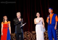 Карен Робертович Кочарян — популярный телекомментатор, режиссер, сценарист, известный ведущий госконцертов и юбилеев Карен Робертович Кочарян — популярный телекомментатор, режиссер, сценарист, известный ведущий госконцертов и юбилеев